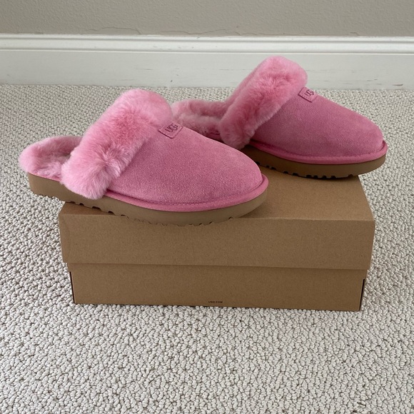 UGG Cozy Slippers - Picture 3 of 8